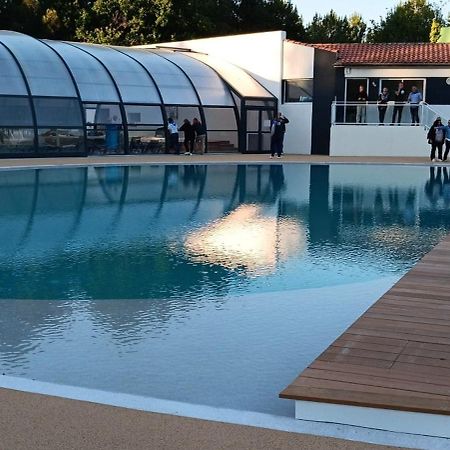 bungalow sous les pins dans village vacances Léon Extérieur photo